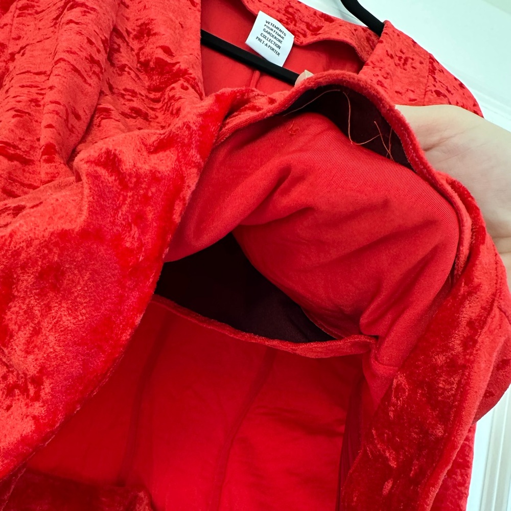 VETEMENTS Gloved Velvet Dynasty Top Red - Picture 5 of 6